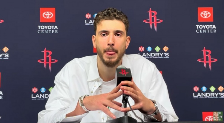 申京：每场我都要以全明星和场上最佳球员的标准要求自己！