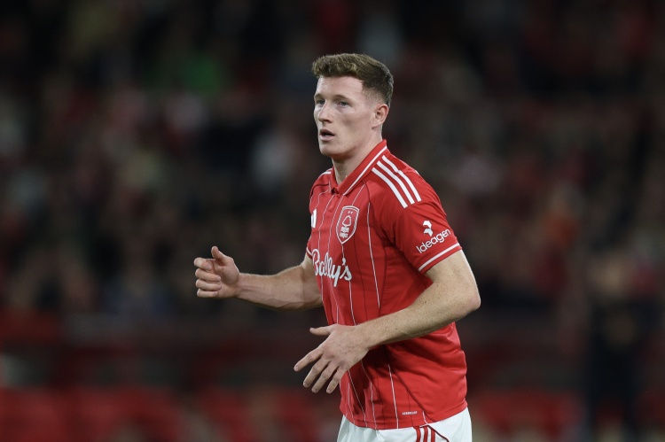 记者：曼联暂时未争夺托纳利，埃利奥特·安德森一直是引援首选